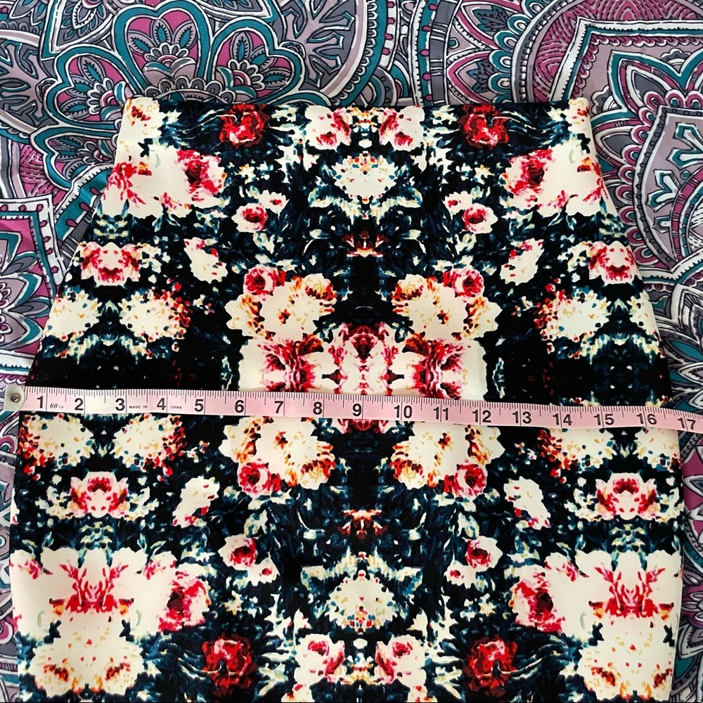 Piperlime The Fifth Kaleidoscope Printed Skirt - Picture 9 of 10